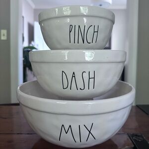 Rae Dunn Mixing Bowls Set
